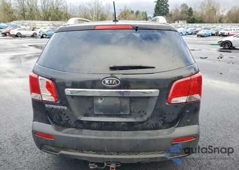 2013 Kia Sorento Lx z USA, uszkodzony, nr VIN 5XYKTDA23DG339973